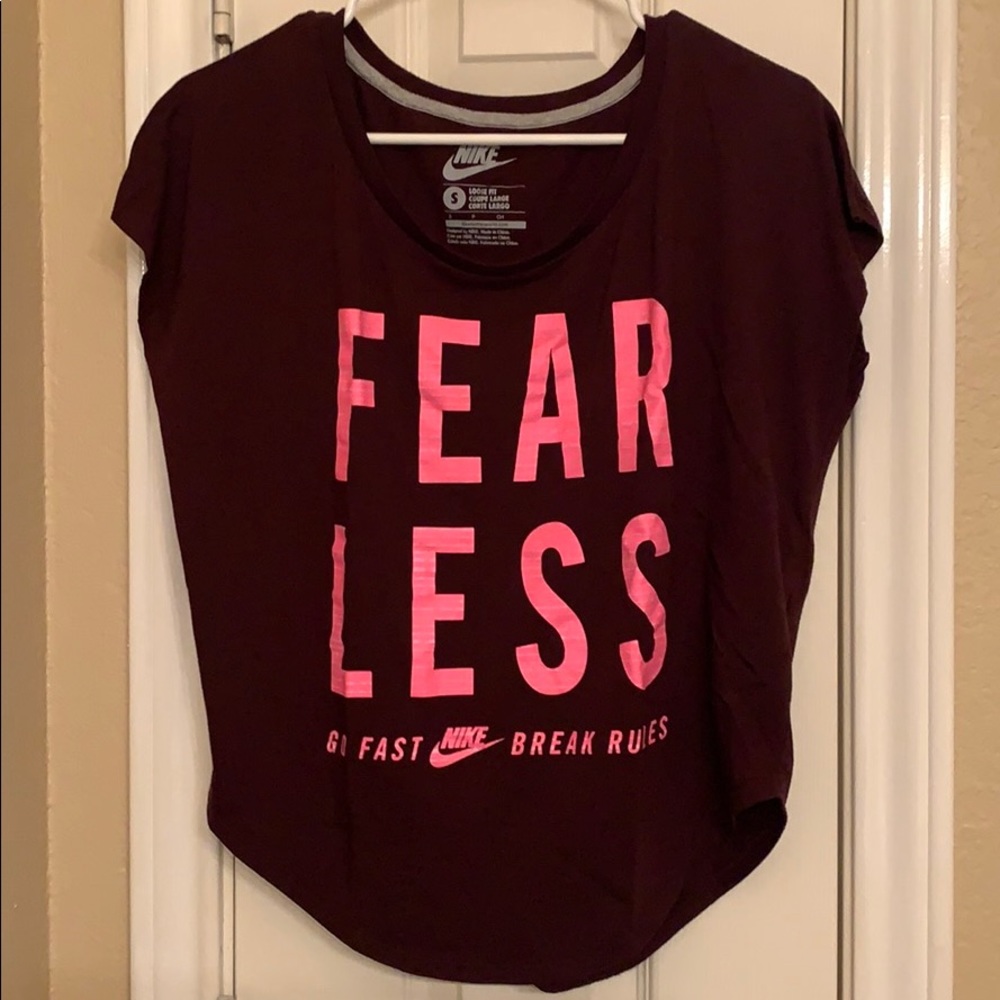 Nike Loose Fit “FEARLESS...”